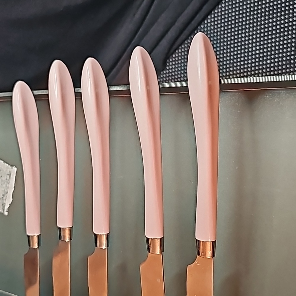 Pink Enamel Inox Flatware - Picture 3 of 4
